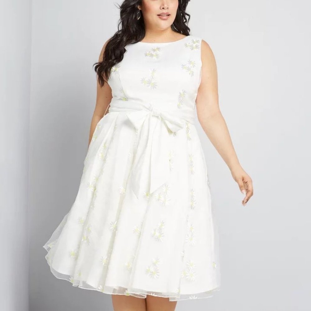 Collectif Embroidered Daisy Occasion Dress